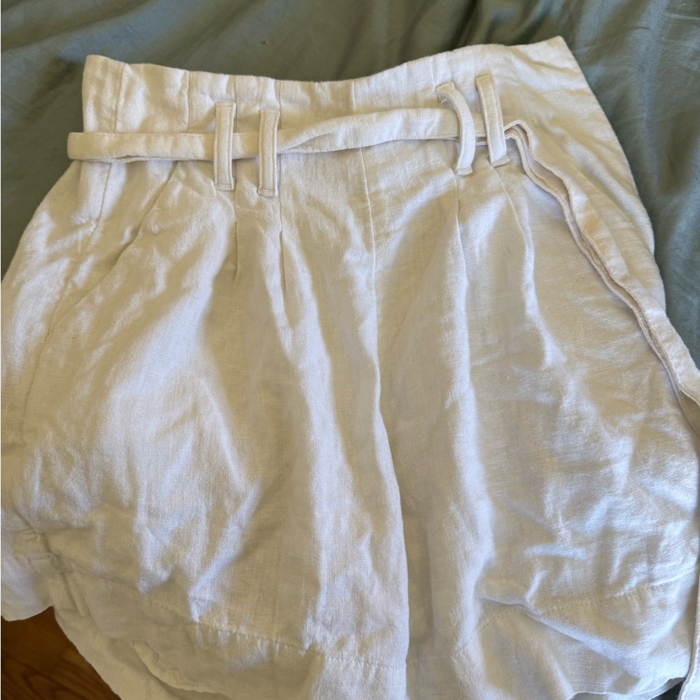 Abercrombie & Fitch White Women Shorts